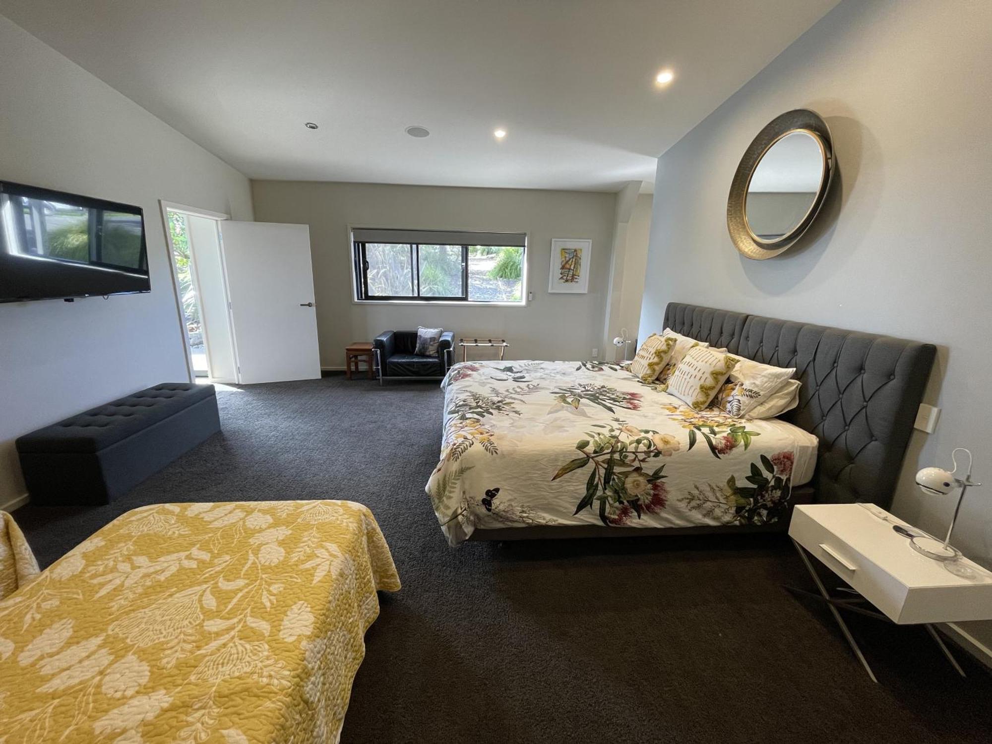 Matapouri & Tutukaka Spectacular Coastal Views- Aroha Luxury Guest Suite エクステリア 写真
