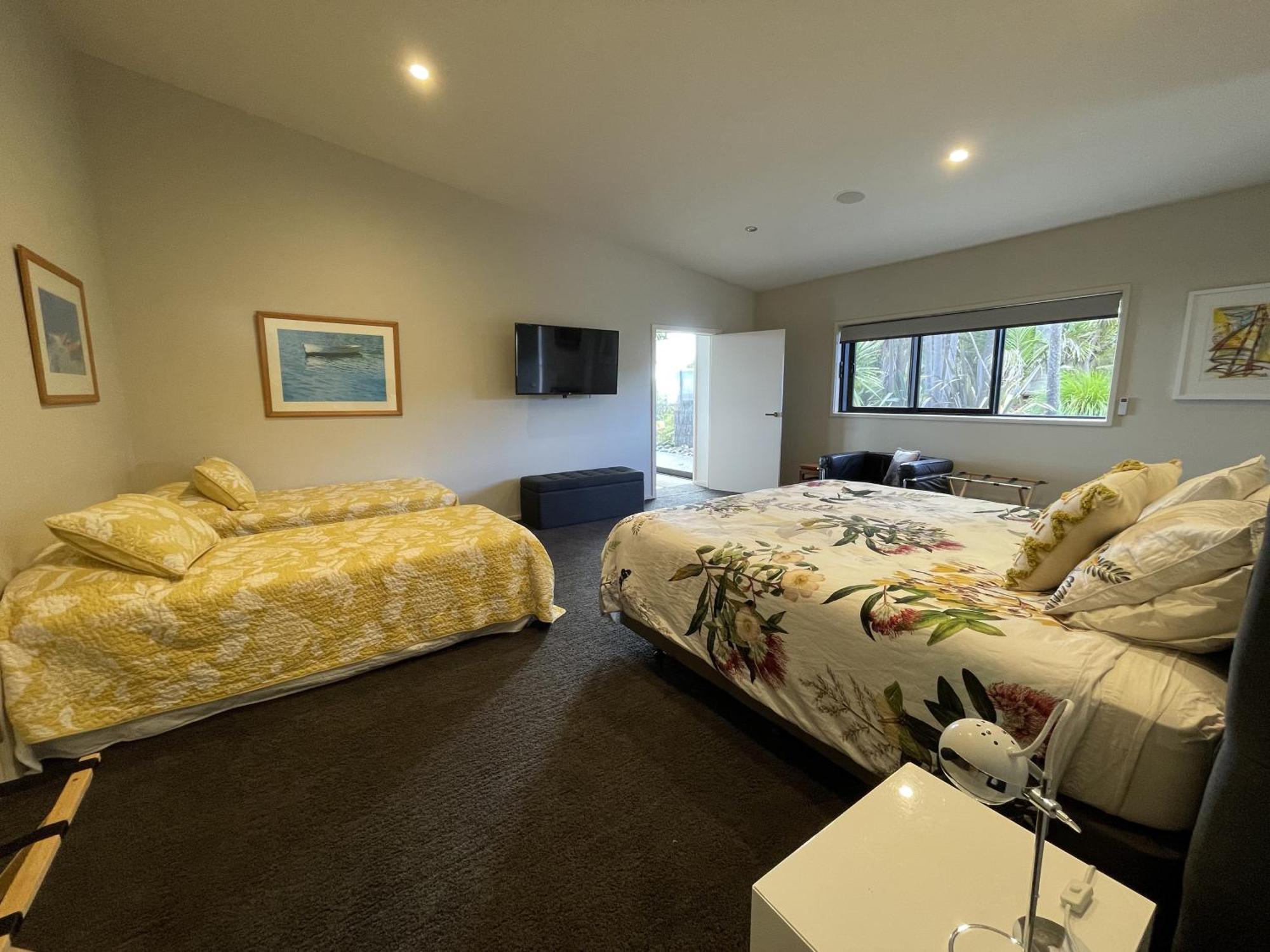 Matapouri & Tutukaka Spectacular Coastal Views- Aroha Luxury Guest Suite エクステリア 写真